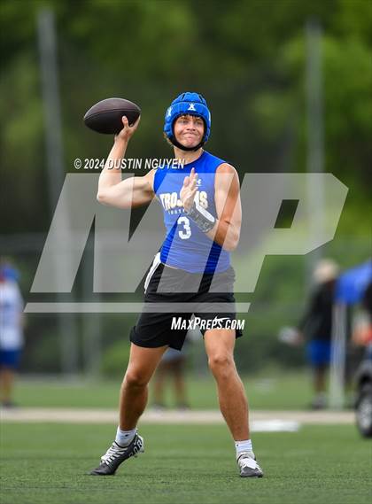 Thumbnail 3 in DeSoto vs. Anderson (Texas State 7 on 7 Tournament Final) photogallery.