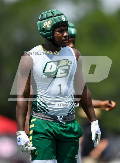 Thumbnail 1 in DeSoto vs. Anderson (Texas State 7 on 7 Tournament Final) photogallery.