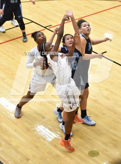 Thumbnail 3 in Madison vs Johnson [Claudia Taylor] photogallery.