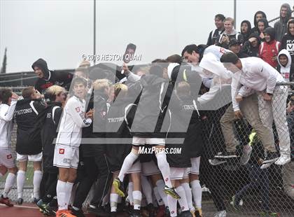 Thumbnail 3 in Loyola @ San Clemente (CIF SoCal D1 Regional Final) photogallery.
