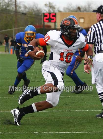 Thumbnail 3 in La Vega vs. Gilmer (Texas 3A Region III Area Playoffs) photogallery.