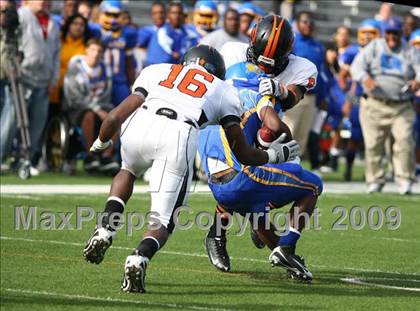 Thumbnail 1 in La Vega vs. Gilmer (Texas 3A Region III Area Playoffs) photogallery.