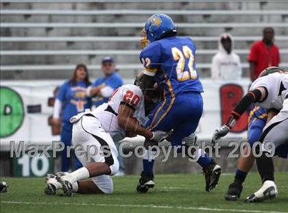 Thumbnail 1 in La Vega vs. Gilmer (Texas 3A Region III Area Playoffs) photogallery.