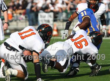 Thumbnail 3 in La Vega vs. Gilmer (Texas 3A Region III Area Playoffs) photogallery.