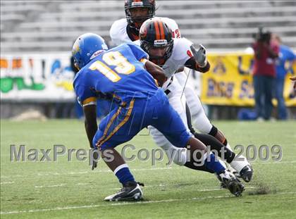 Thumbnail 2 in La Vega vs. Gilmer (Texas 3A Region III Area Playoffs) photogallery.
