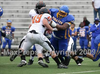 Thumbnail 1 in La Vega vs. Gilmer (Texas 3A Region III Area Playoffs) photogallery.