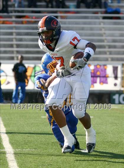 Thumbnail 1 in La Vega vs. Gilmer (Texas 3A Region III Area Playoffs) photogallery.