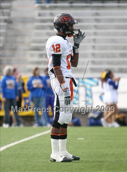 Thumbnail 2 in La Vega vs. Gilmer (Texas 3A Region III Area Playoffs) photogallery.