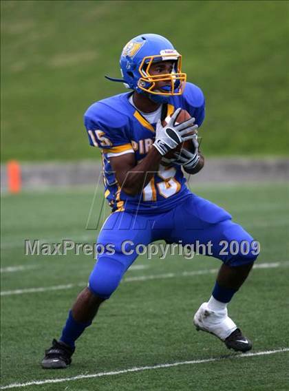 Thumbnail 1 in La Vega vs. Gilmer (Texas 3A Region III Area Playoffs) photogallery.