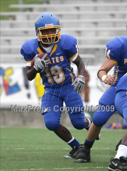 Thumbnail 2 in La Vega vs. Gilmer (Texas 3A Region III Area Playoffs) photogallery.
