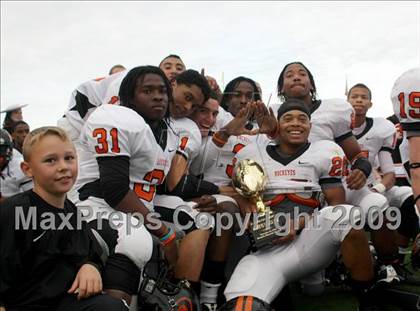 Thumbnail 2 in La Vega vs. Gilmer (Texas 3A Region III Area Playoffs) photogallery.