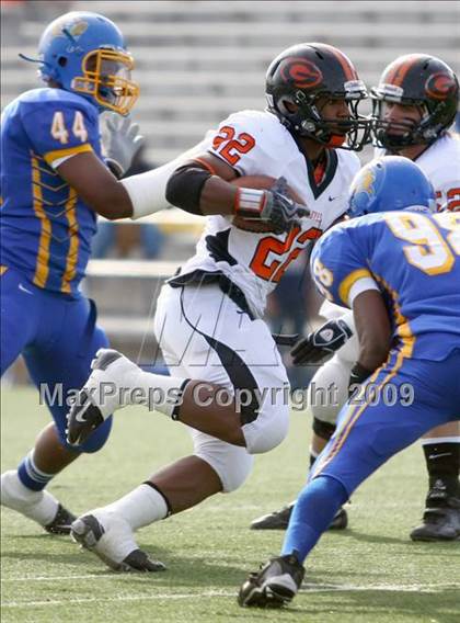 Thumbnail 2 in La Vega vs. Gilmer (Texas 3A Region III Area Playoffs) photogallery.