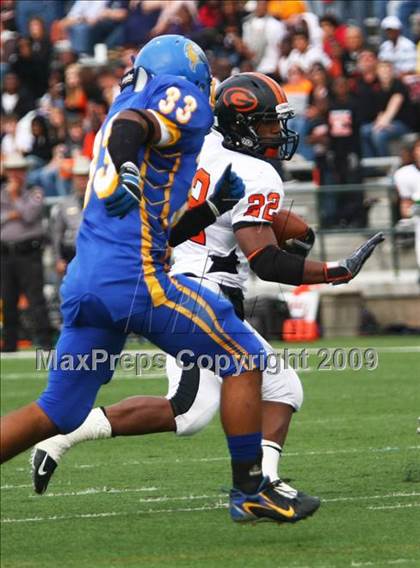 Thumbnail 2 in La Vega vs. Gilmer (Texas 3A Region III Area Playoffs) photogallery.