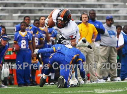 Thumbnail 1 in La Vega vs. Gilmer (Texas 3A Region III Area Playoffs) photogallery.