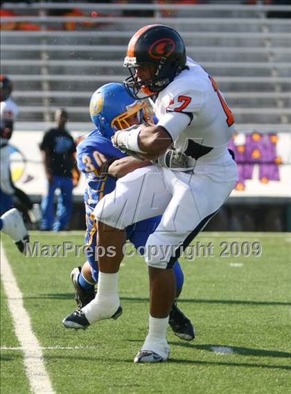 Thumbnail 3 in La Vega vs. Gilmer (Texas 3A Region III Area Playoffs) photogallery.