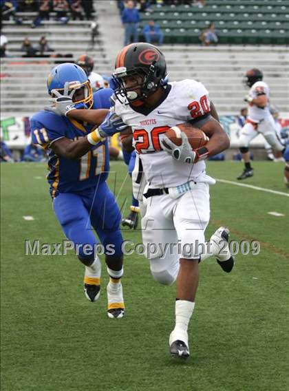 Thumbnail 1 in La Vega vs. Gilmer (Texas 3A Region III Area Playoffs) photogallery.