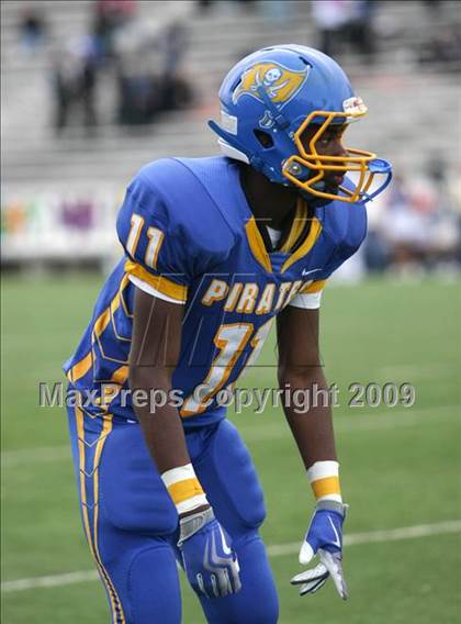 Thumbnail 2 in La Vega vs. Gilmer (Texas 3A Region III Area Playoffs) photogallery.