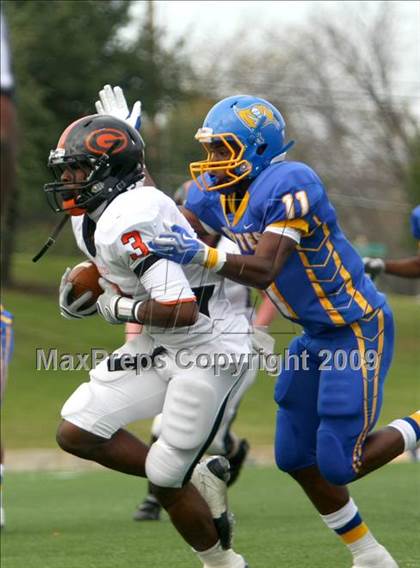 Thumbnail 3 in La Vega vs. Gilmer (Texas 3A Region III Area Playoffs) photogallery.
