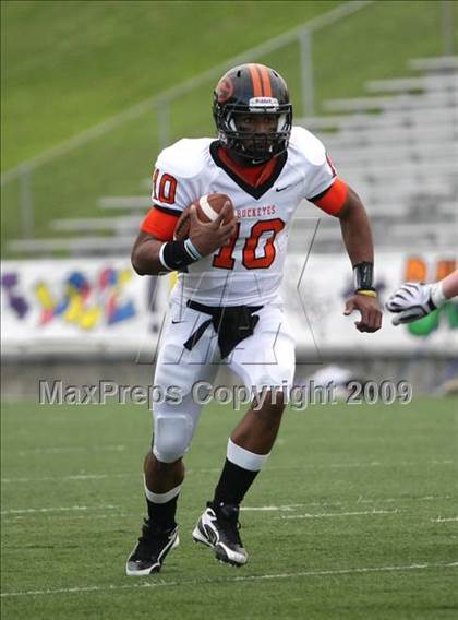 Thumbnail 1 in La Vega vs. Gilmer (Texas 3A Region III Area Playoffs) photogallery.