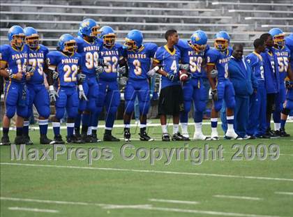 Thumbnail 3 in La Vega vs. Gilmer (Texas 3A Region III Area Playoffs) photogallery.