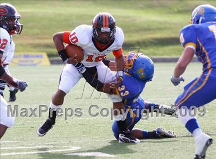 Thumbnail 2 in La Vega vs. Gilmer (Texas 3A Region III Area Playoffs) photogallery.