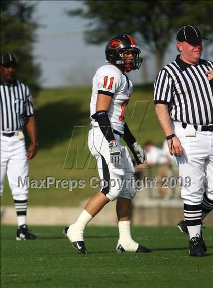 Thumbnail 2 in La Vega vs. Gilmer (Texas 3A Region III Area Playoffs) photogallery.