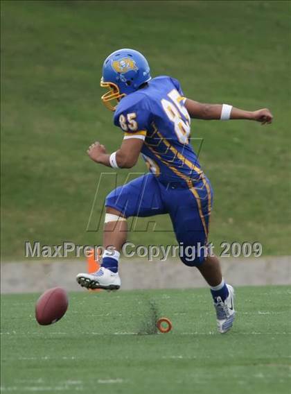Thumbnail 2 in La Vega vs. Gilmer (Texas 3A Region III Area Playoffs) photogallery.