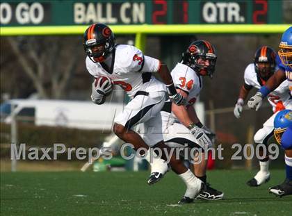 Thumbnail 1 in La Vega vs. Gilmer (Texas 3A Region III Area Playoffs) photogallery.