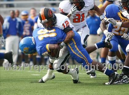 Thumbnail 3 in La Vega vs. Gilmer (Texas 3A Region III Area Playoffs) photogallery.