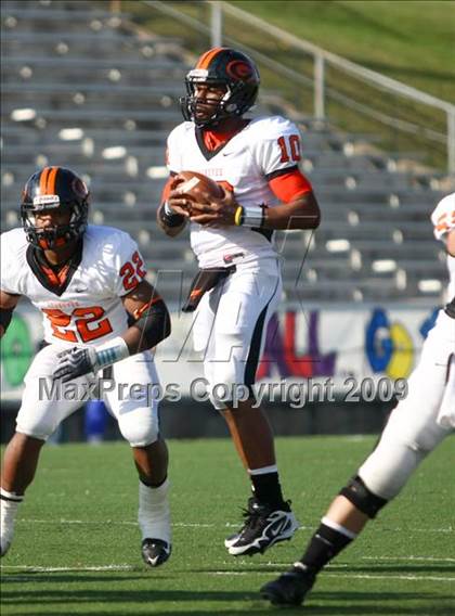 Thumbnail 3 in La Vega vs. Gilmer (Texas 3A Region III Area Playoffs) photogallery.