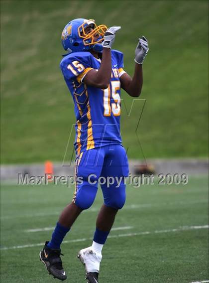 Thumbnail 2 in La Vega vs. Gilmer (Texas 3A Region III Area Playoffs) photogallery.