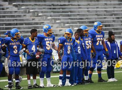 Thumbnail 1 in La Vega vs. Gilmer (Texas 3A Region III Area Playoffs) photogallery.