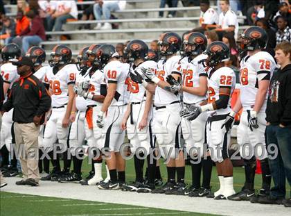Thumbnail 1 in La Vega vs. Gilmer (Texas 3A Region III Area Playoffs) photogallery.