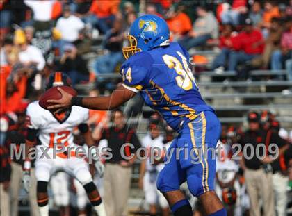 Thumbnail 3 in La Vega vs. Gilmer (Texas 3A Region III Area Playoffs) photogallery.