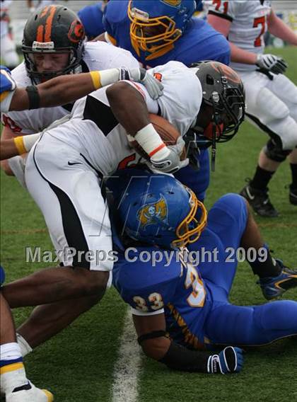 Thumbnail 1 in La Vega vs. Gilmer (Texas 3A Region III Area Playoffs) photogallery.