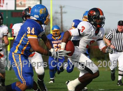 Thumbnail 2 in La Vega vs. Gilmer (Texas 3A Region III Area Playoffs) photogallery.