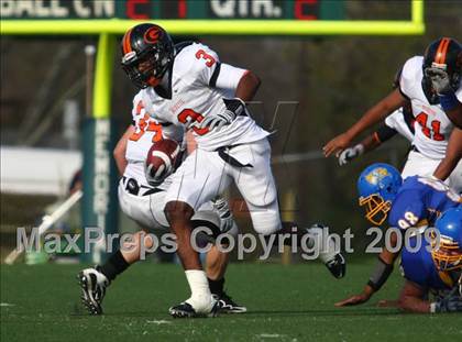 Thumbnail 3 in La Vega vs. Gilmer (Texas 3A Region III Area Playoffs) photogallery.