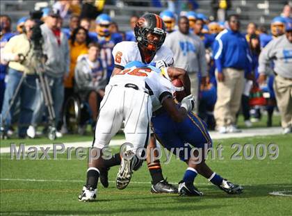 Thumbnail 2 in La Vega vs. Gilmer (Texas 3A Region III Area Playoffs) photogallery.