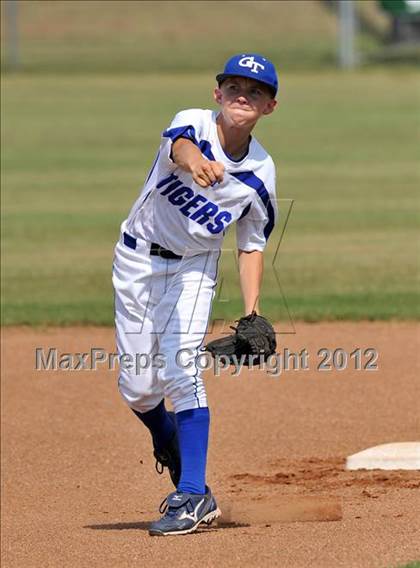 Thumbnail 2 in Celina @ Gunter photogallery.