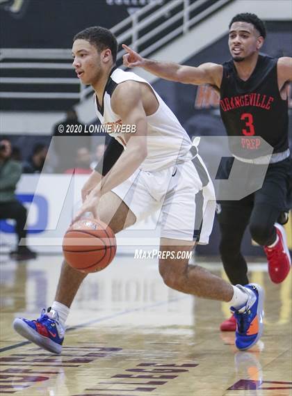 Thumbnail 1 in Hargrave Military Academy vs Orangeville Prep (Spalding Hoophal Classic) photogallery.