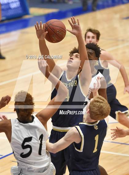 Thumbnail 3 in O'Connor vs Clark photogallery.
