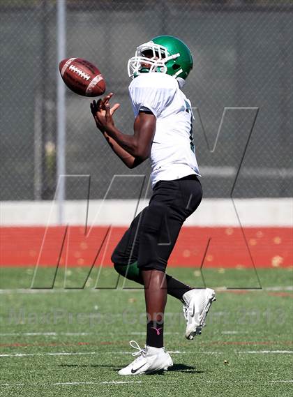 Thumbnail 1 in JV: El Cerrito @ Salesian photogallery.