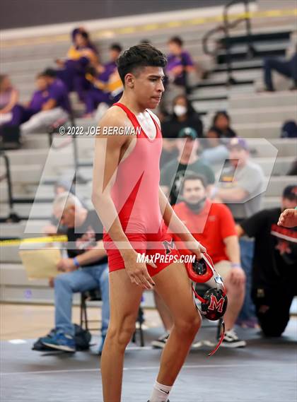 Thumbnail 3 in CIF-CS D5 Section Semifinals photogallery.