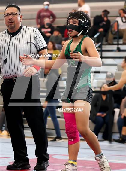 Thumbnail 1 in CIF-CS D5 Section Semifinals photogallery.