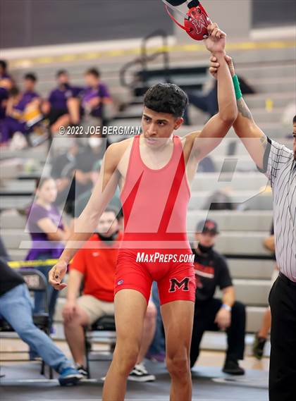 Thumbnail 1 in CIF-CS D5 Section Semifinals photogallery.