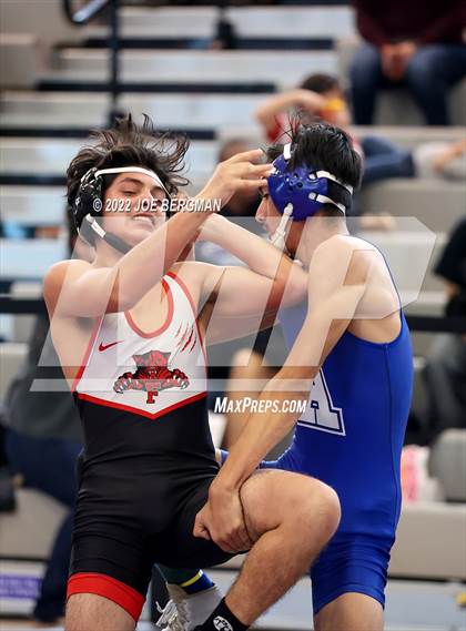Thumbnail 1 in CIF-CS D5 Section Semifinals photogallery.