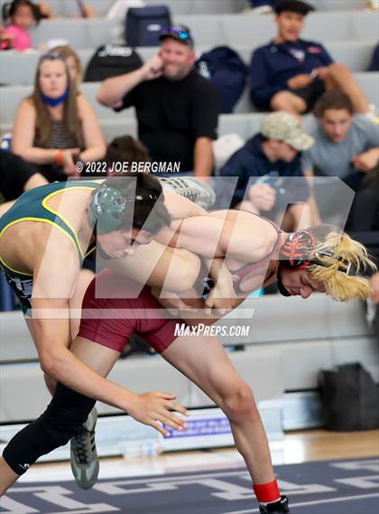 Thumbnail 1 in CIF-CS D5 Section Semifinals photogallery.