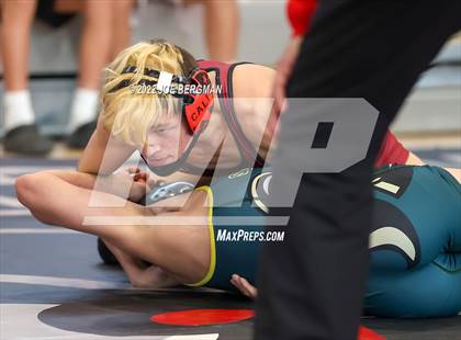 Thumbnail 2 in CIF-CS D5 Section Semifinals photogallery.