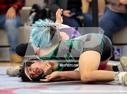 Thumbnail 2 in CIF-CS D5 Section Semifinals photogallery.