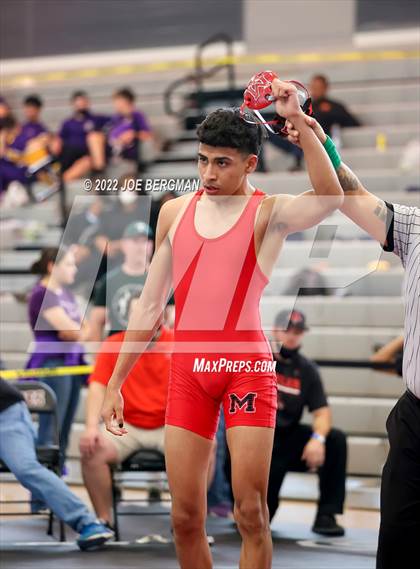 Thumbnail 2 in CIF-CS D5 Section Semifinals photogallery.